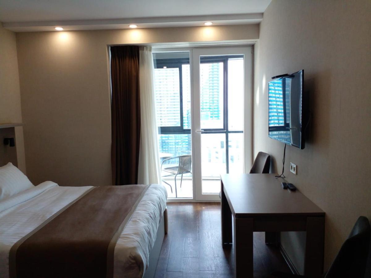 Aphrodite Apartments Батуми Екстериор снимка