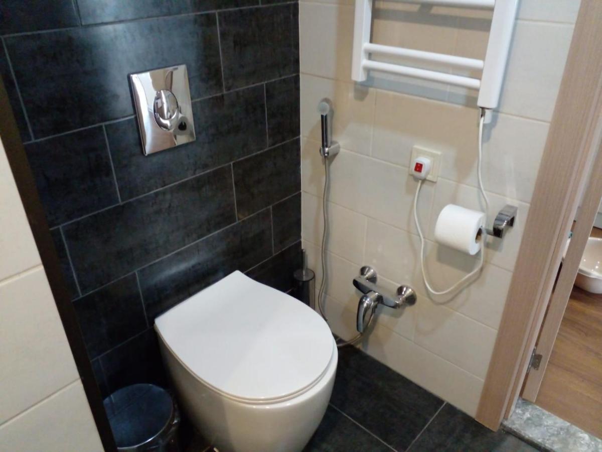 Aphrodite Apartments Батуми Екстериор снимка