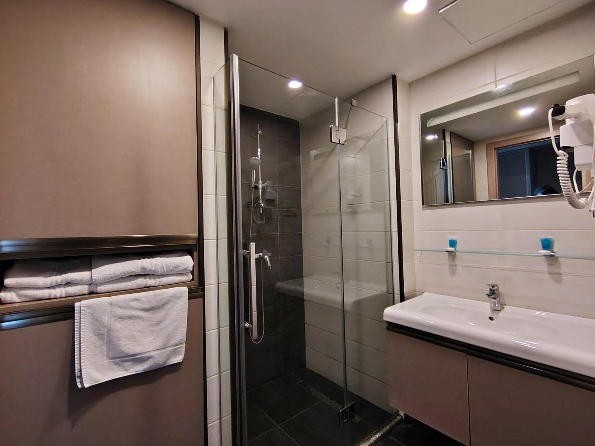 Aphrodite Apartments Батуми Екстериор снимка