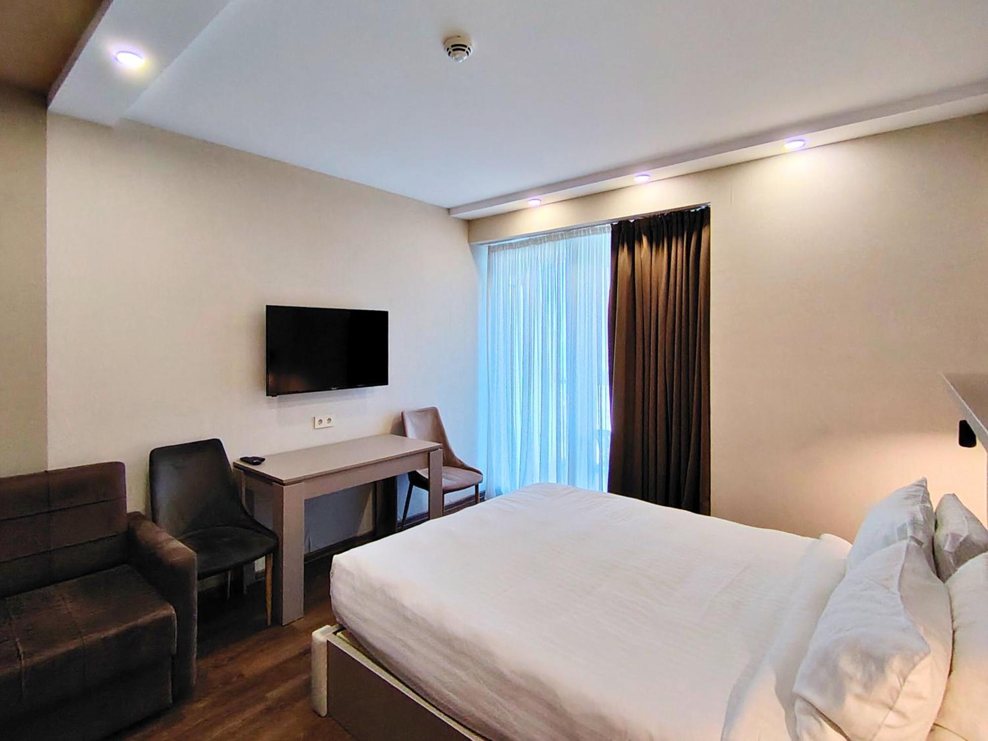 Aphrodite Apartments Батуми Екстериор снимка
